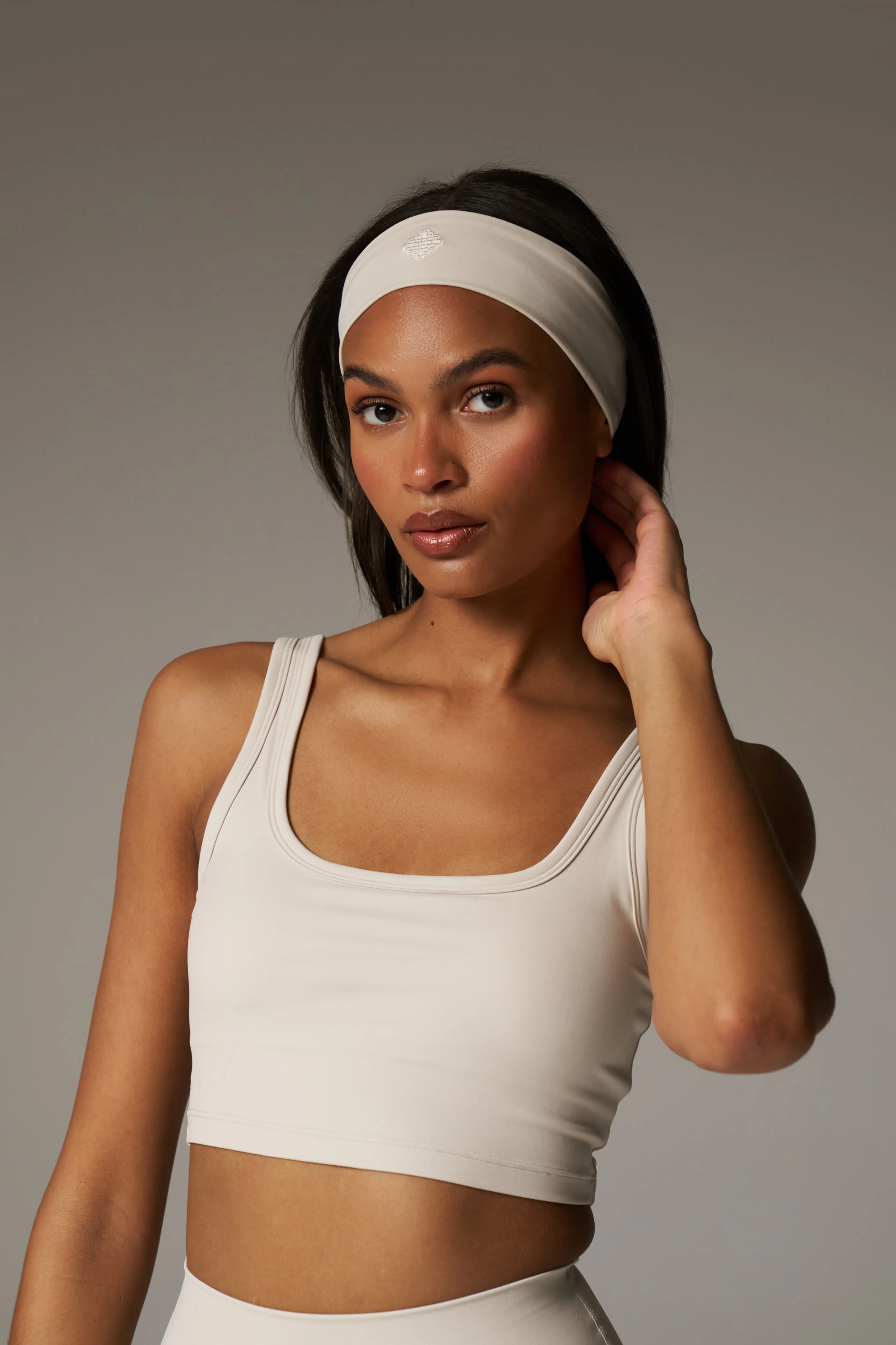 EMBROIDERED EMBLEM HEADBAND - BONE