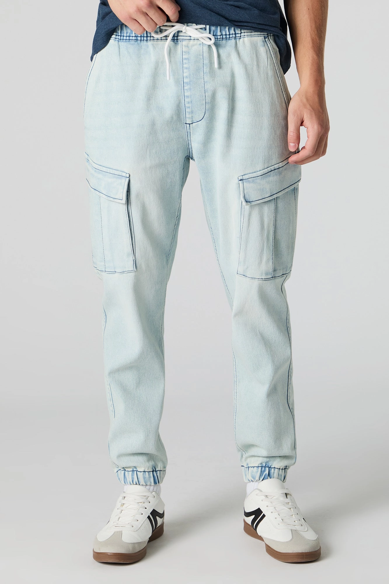 Jogger cargo en denim à taille coulissante