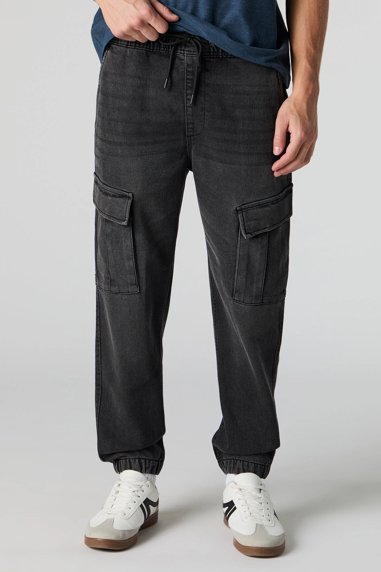 Jogger cargo en denim à taille coulissante