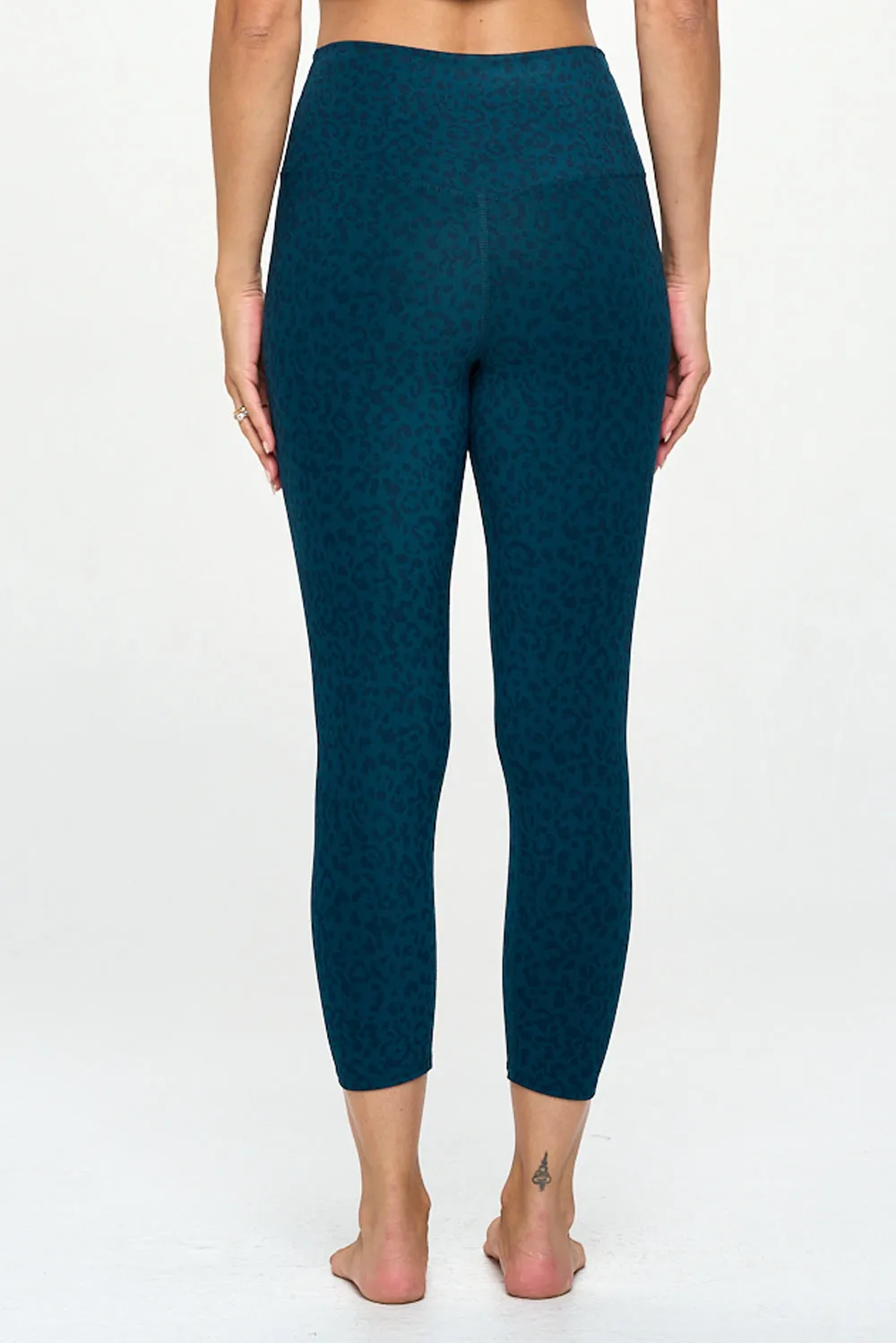 Kate -  Abstract Cheetah - Cross Over - Capri Legging (High-Waist)