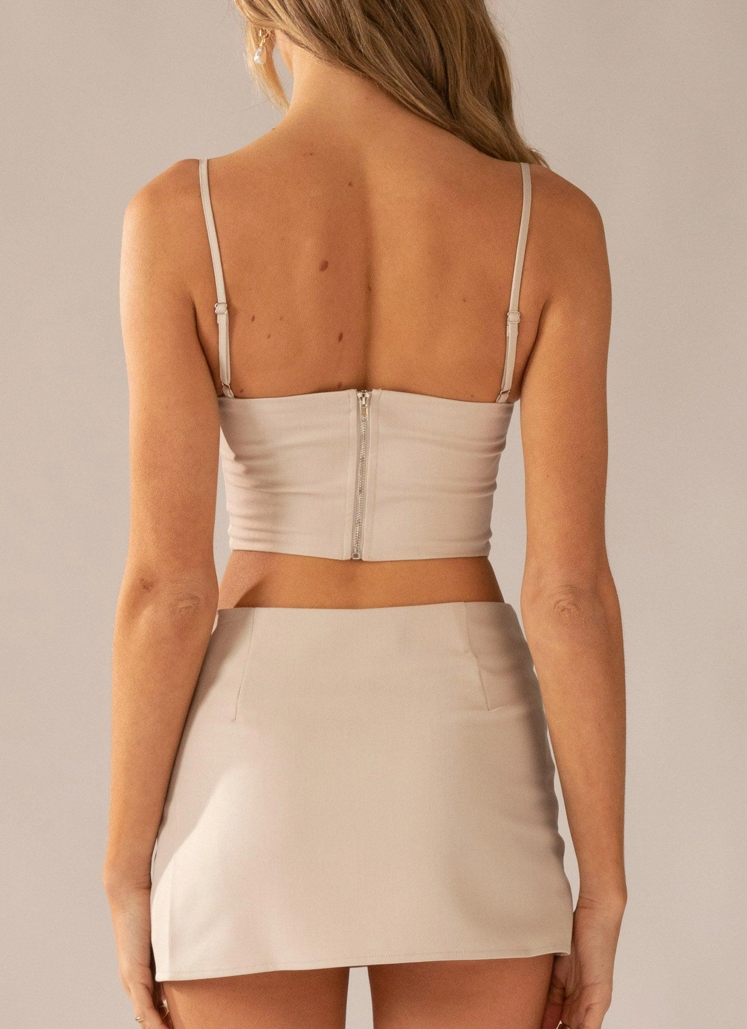Maggie Bustier - Stone