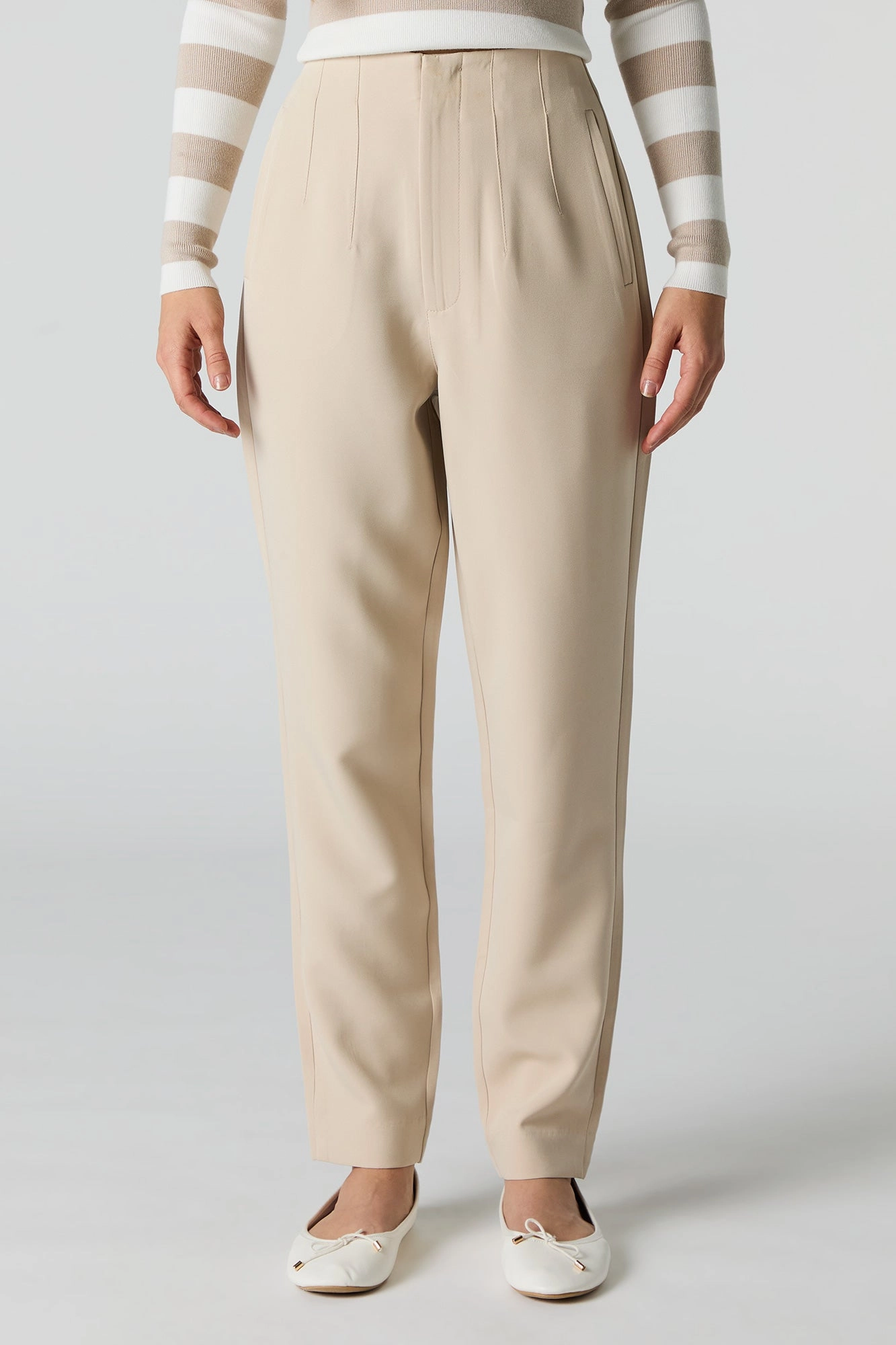 Pantalon habillé plissé à jambe mince