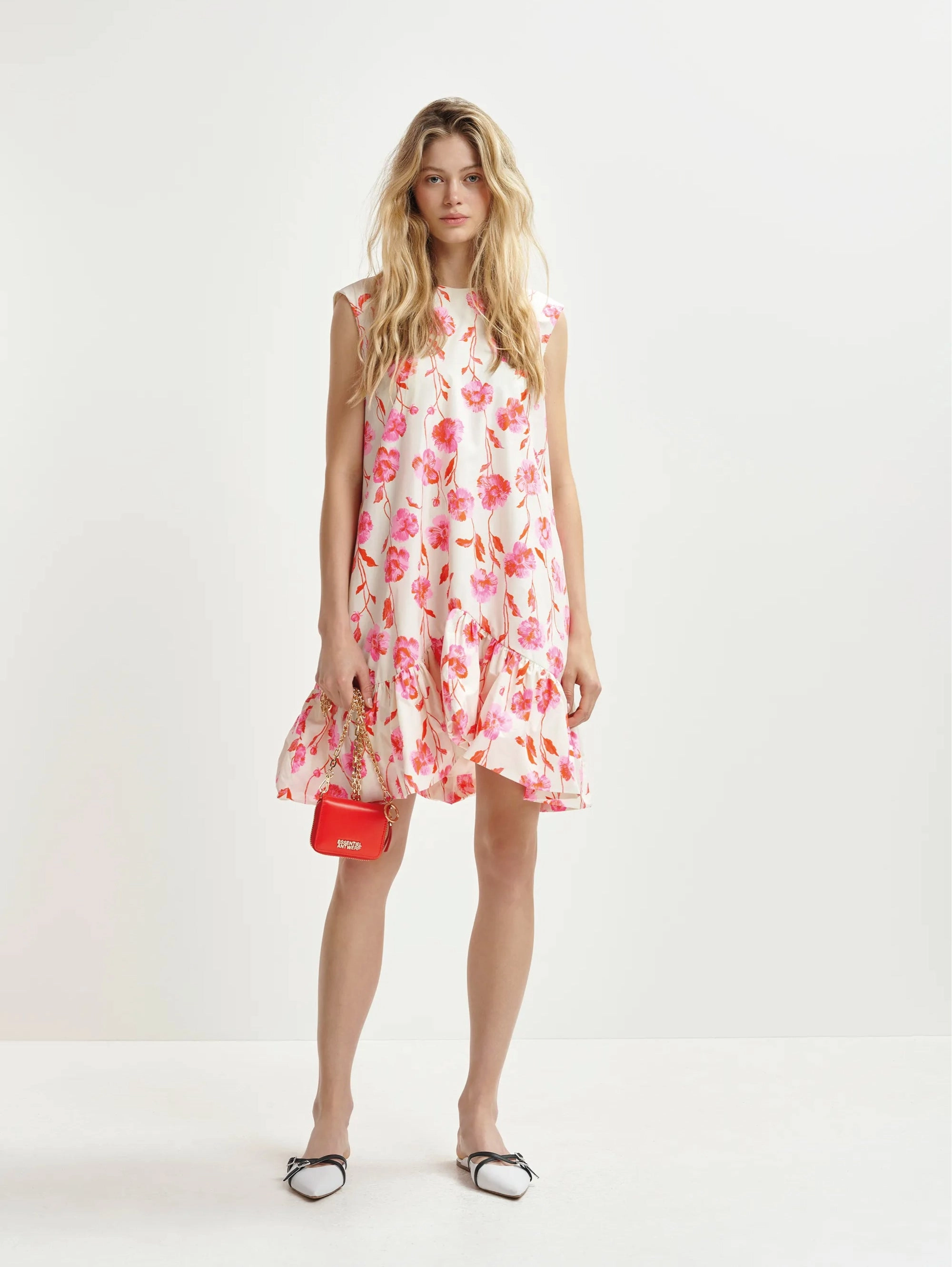 Short Dress with White/Pink Flowers
