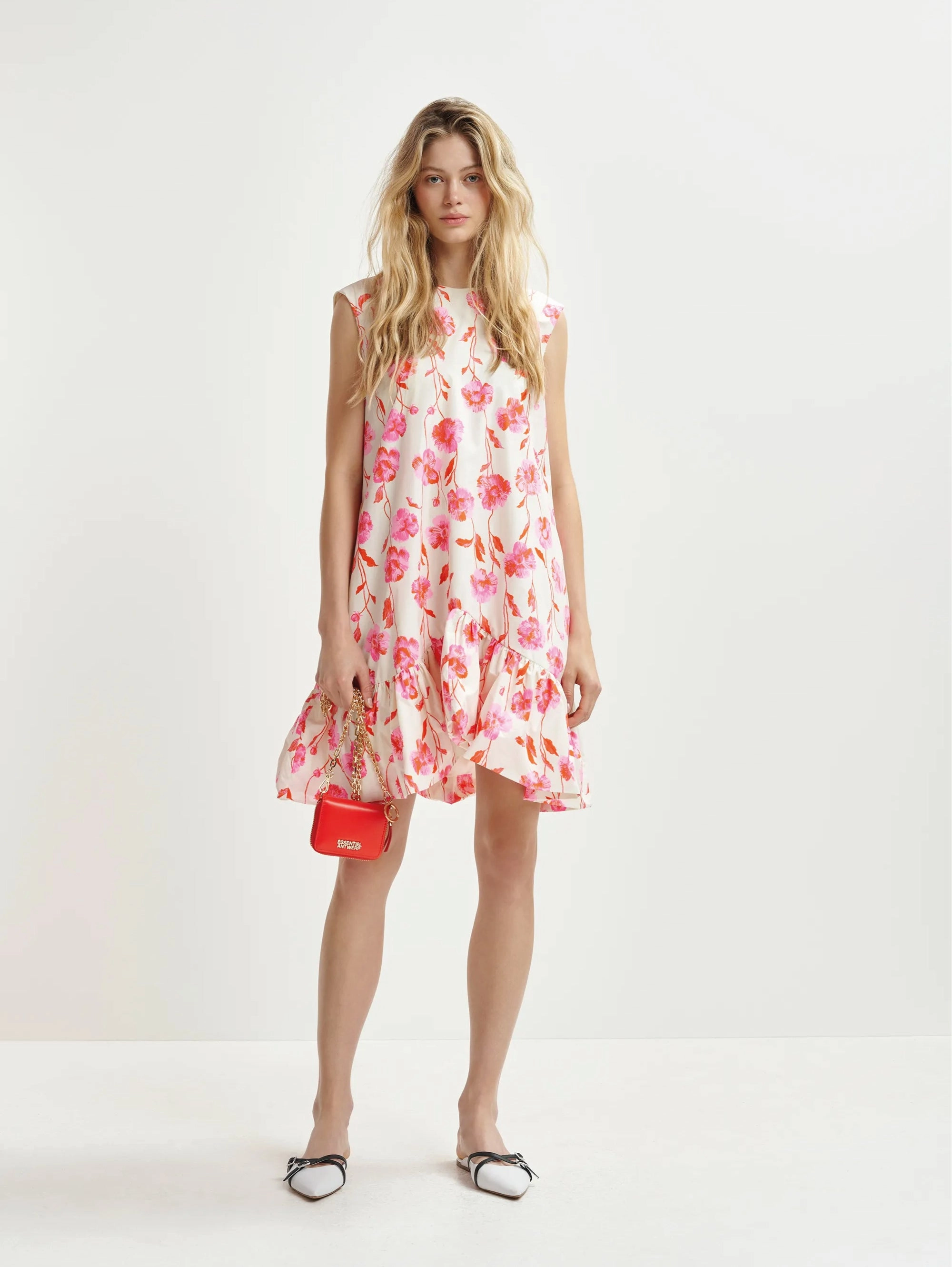 Short Dress with White/Pink Flowers