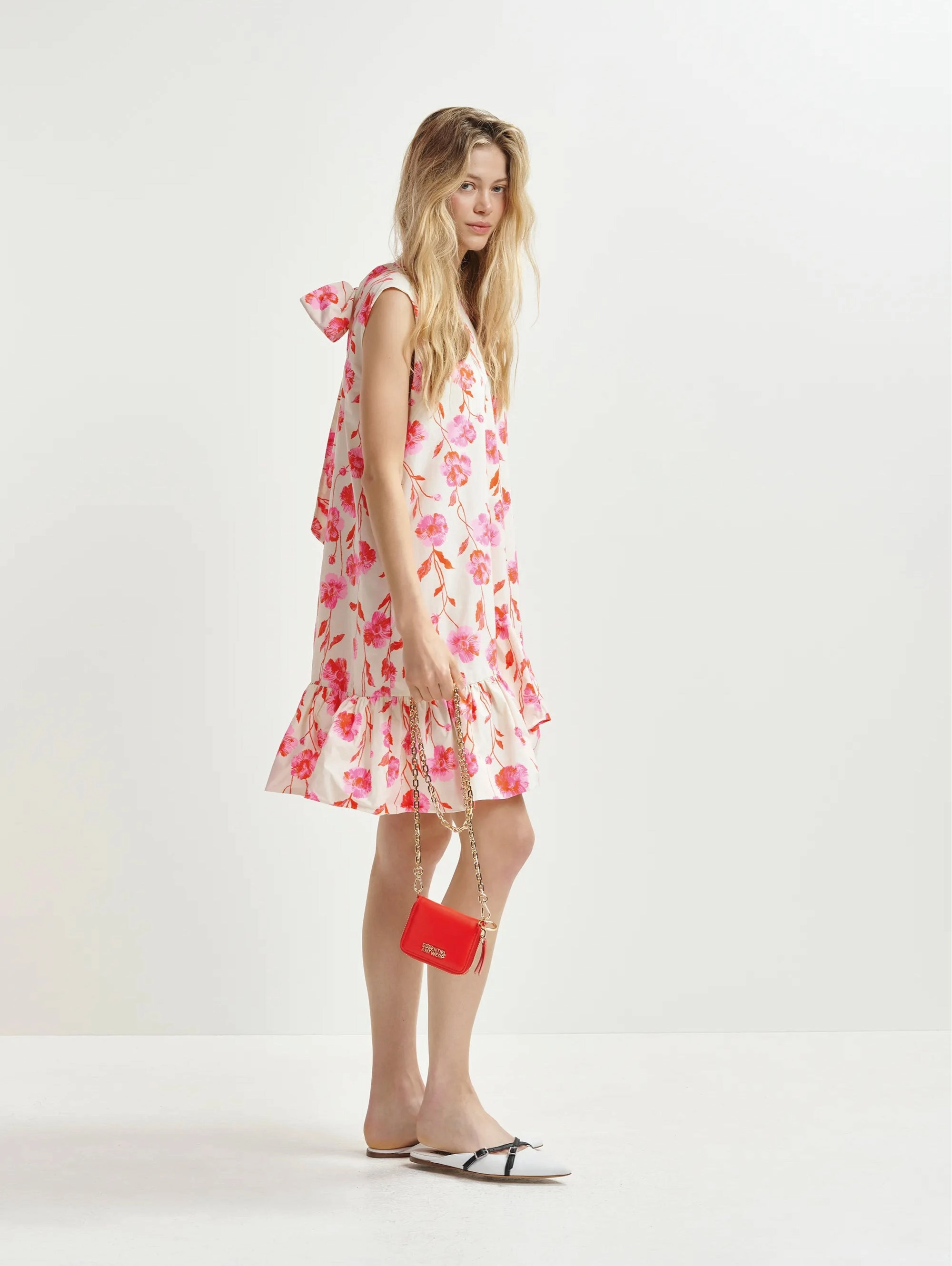 Short Dress with White/Pink Flowers